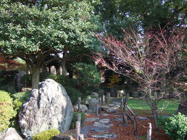 特別史跡・名古屋城跡・名勝・二之丸庭園・木々に囲まれているの写真の写真
