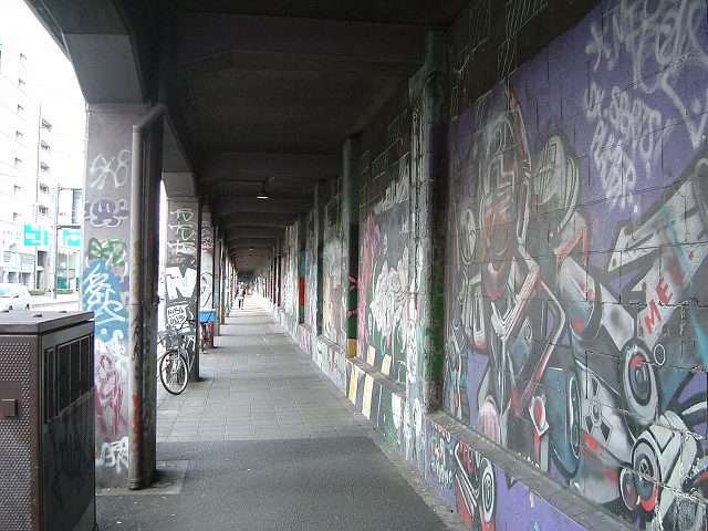 東急桜木町駅のガード下の写真の写真
