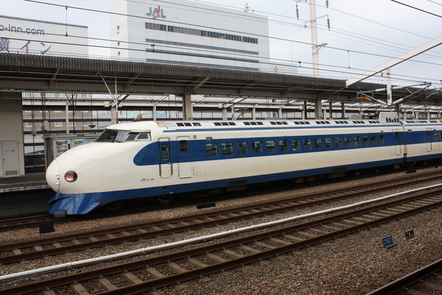 新幹線０系・６号車・「22-7951」の写真の写真