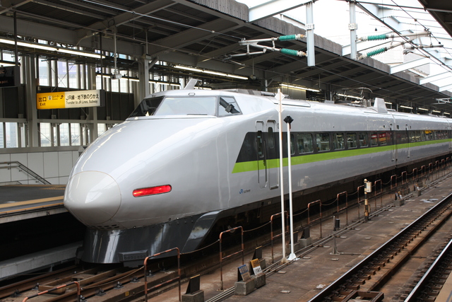 １００系新幹線・新塗装・「122-353」の写真の写真