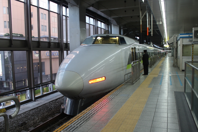 １００系新幹線・新塗装・先頭車９の写真の写真