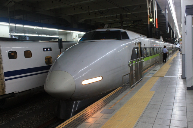 １００系新幹線・新塗装・先頭車１２の写真の写真