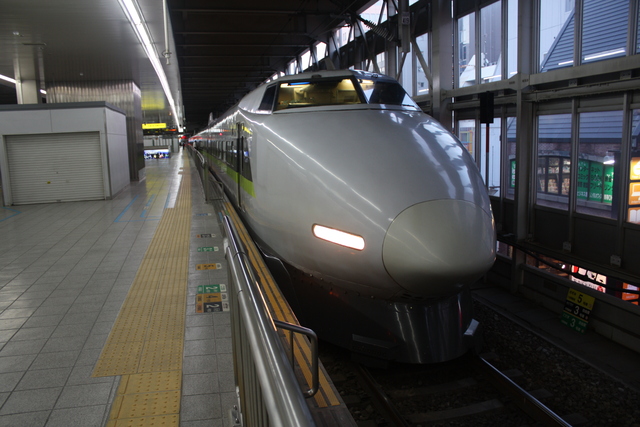 １００系新幹線・新塗装・先頭車１７の写真の写真