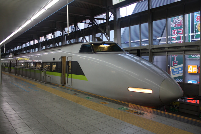 １００系新幹線・新塗装・先頭車１８の写真の写真