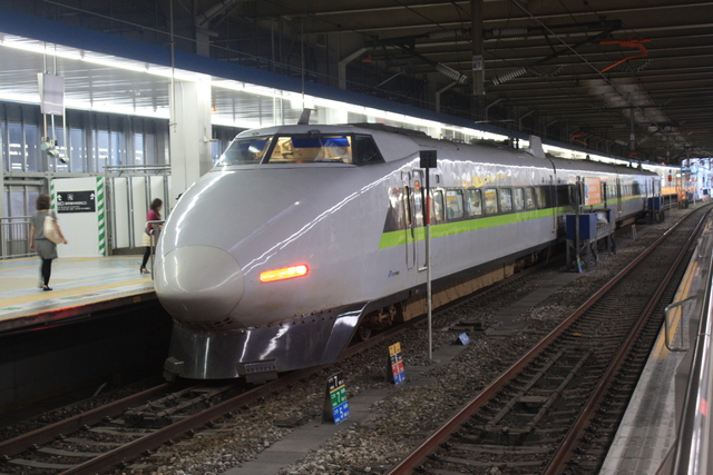 新幹線１００系・４両編成・４号車の写真の写真