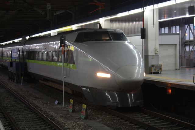 新幹線１００系・白いヘッドライトの写真の写真