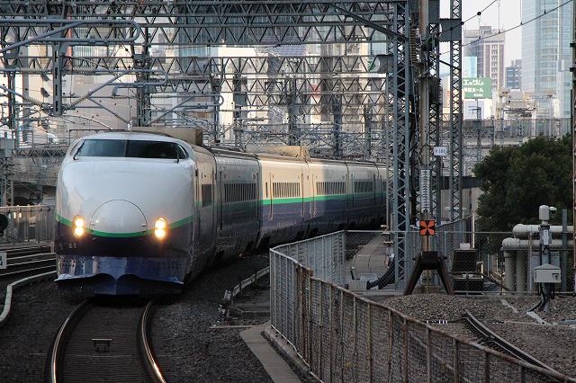 新幹線200系・東京駅に入線する直前の写真の写真