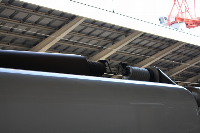 新幹線３００系・車両間の送電部分の写真の写真