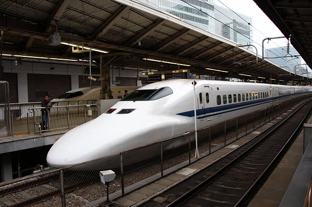 新幹線700系・16号車・15号車(東京側)の写真の写真