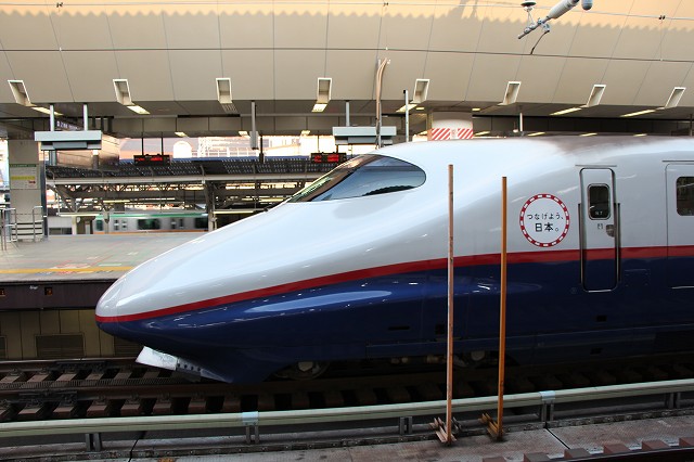 新幹線E2系0番台N編成・真横から見るの写真の写真