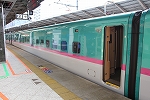 新幹線「E５系」・2号車(東京側)