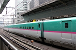 新幹線「E５系」・ホームと反対側から見る6号車(東京側)