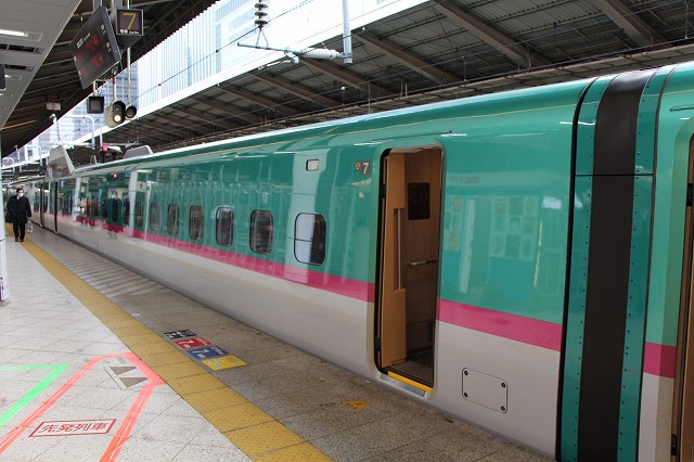 新幹線「E５系」・7号車(東京側)の写真の写真