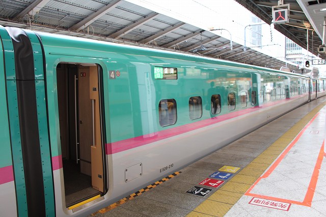 新幹線「E５系」・4号車(大宮側)の写真の写真