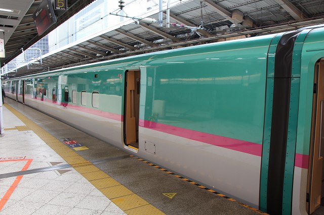 新幹線「E５系」・5号車(東京側)の写真の写真