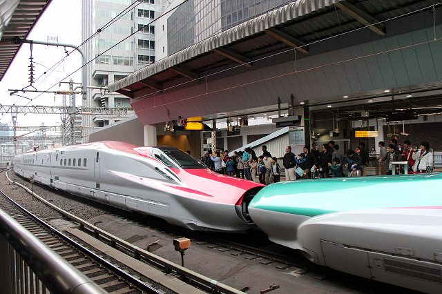 新幹線「E6系」・E5系と連結の写真の写真