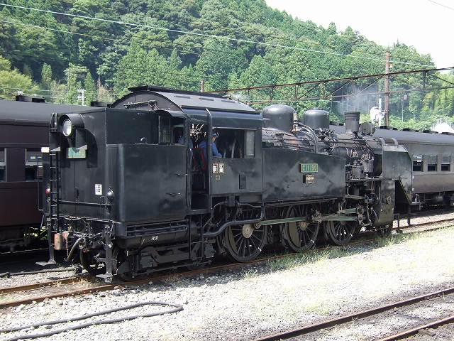 蒸気機関車(SL)のC11 190・斜め後方の写真の写真