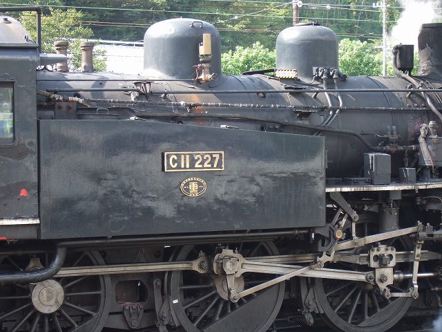 蒸気機関車(SL)のC11 227・真横のプレートの写真の写真