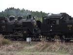 蒸気機関車(SL)のC12とC11の重連・スピードを上げて通過