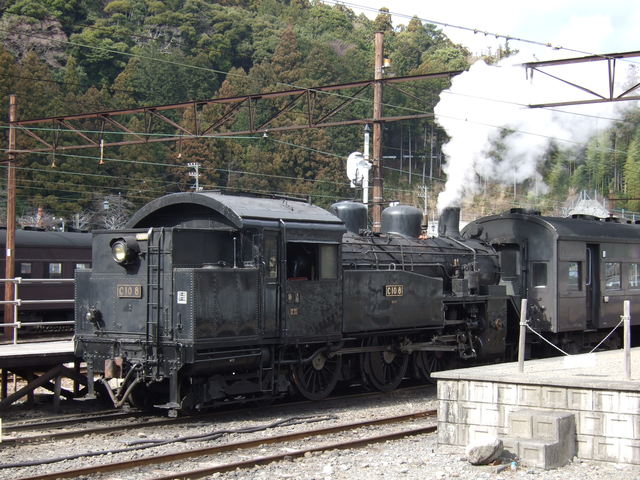 蒸気機関車(SL)のC10・後ろ向きでは写真写りが悪いの写真の写真