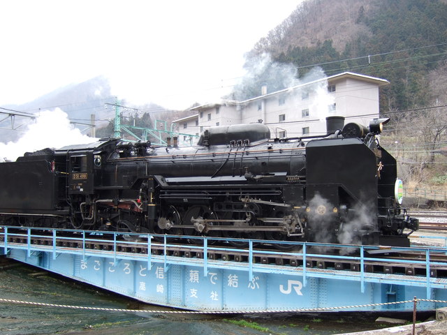 蒸気機関車(SL)のD51・回転完了の写真の写真