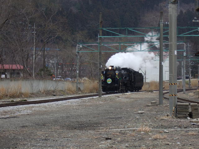 蒸気機関車(SL)・整備に向かうD51の写真の写真