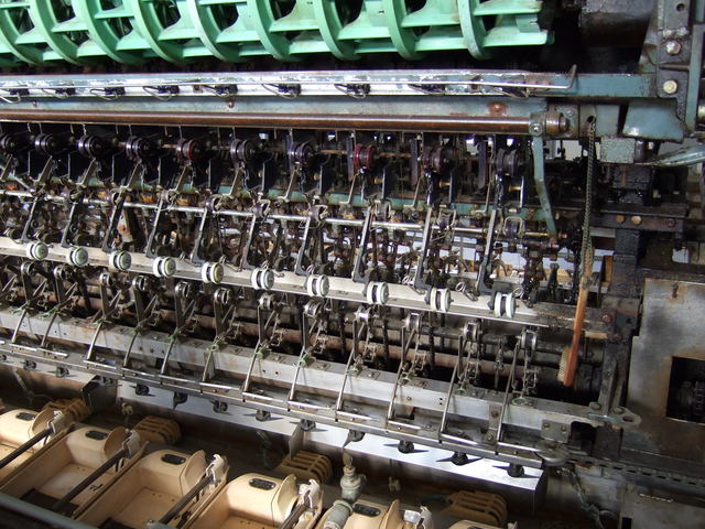 世界遺産暫定リスト・富岡製糸場と絹産業遺産群・繭をつむぐ機械の写真の写真