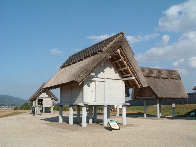 特別史跡・吉野ヶ里遺跡・北内郭の外にある高床倉庫の写真の写真