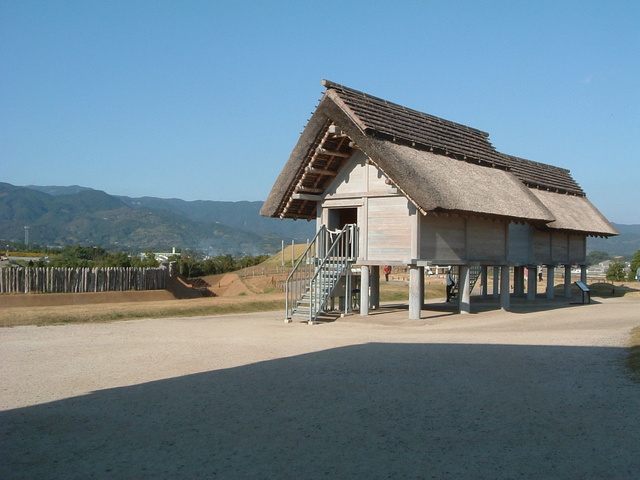 特別史跡・吉野ヶ里遺跡・中に入れる高床倉庫の写真の写真