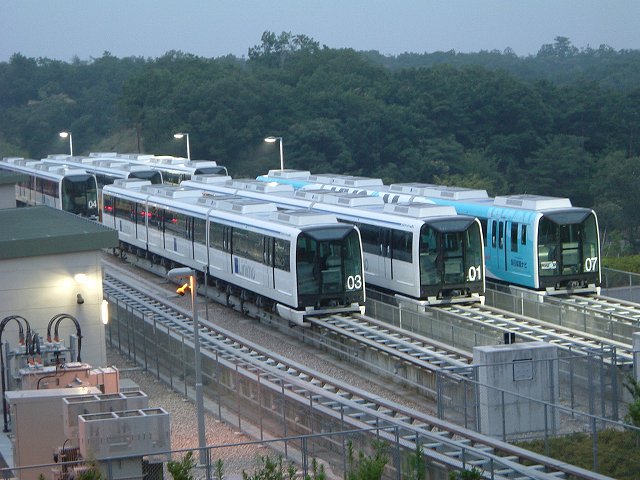 万博八草〜北門・リニモの車両基地の写真の写真