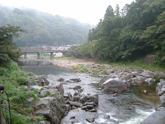 宿の近くの川の写真の写真