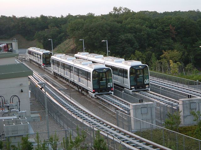 万博八草〜北門・リニモの車庫の写真の写真