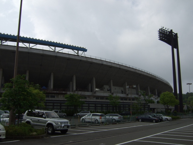 野球場・甲子園球場と違ってひとつの建物でできているグリーンスタジアムの写真の写真