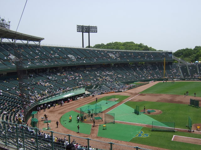 野球場・グリーンスタジアム・この球場は内野席を自由に移動ができるの写真の写真