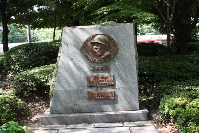 広島市民球場・衣笠の記念碑の写真の写真