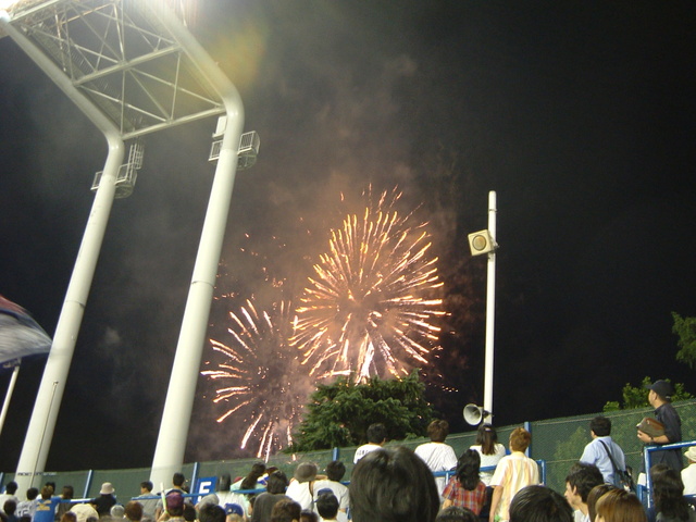 野球場・神宮球場・ナイター祭りの花火の写真の写真