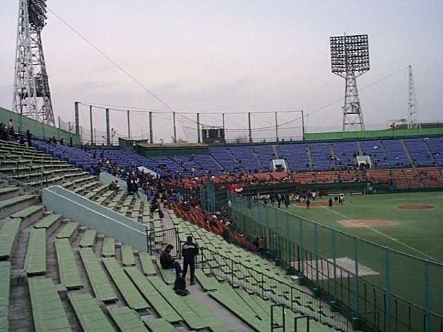 野球場・川崎球場・汚くて定評があった球場の写真の写真