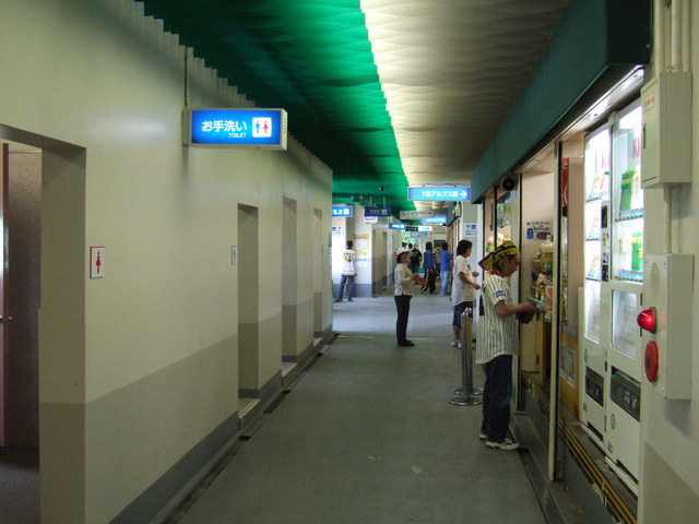 野球場・甲子園球場・球場内の廊下の写真の写真