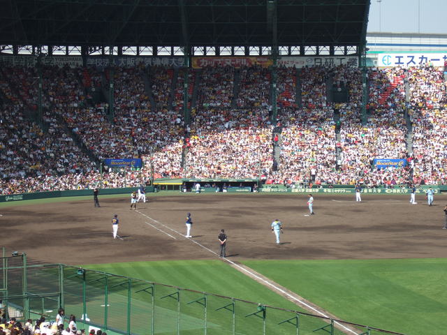 野球場・甲子園球場・オリックスブルーウェーブの攻撃風景の写真の写真