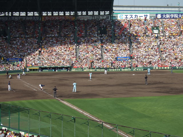 野球場・甲子園球場・緊迫するダイアモンドの写真の写真
