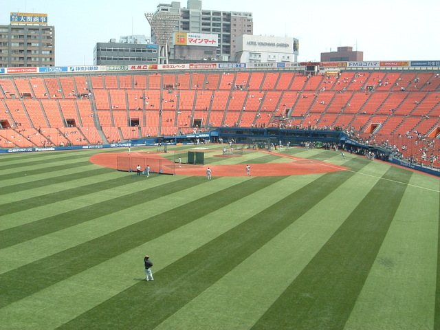 野球場・横浜スタジアム・試合開始前の静寂の写真の写真