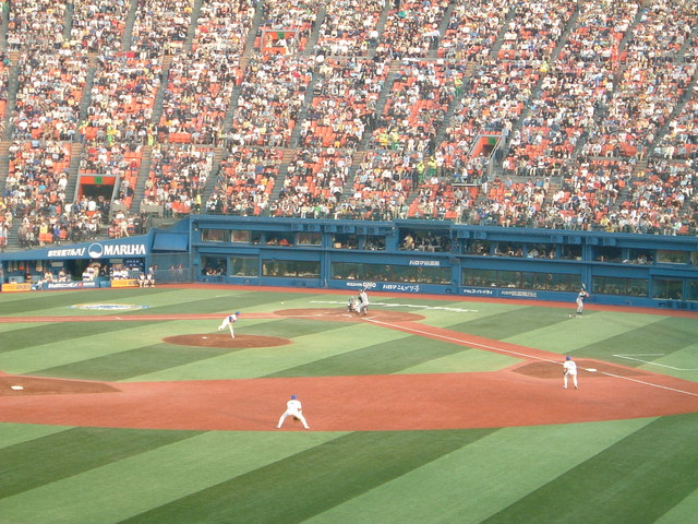 野球場・横浜スタジアム・デーゲームはナイターと違ったよさがあるの写真の写真
