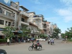 プノンペンの市街地・洋風のおしゃれな建物が並ぶ
