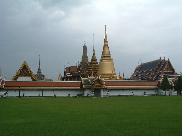 バンコク・ワット・プラケオ・3種類の仏塔の写真の写真