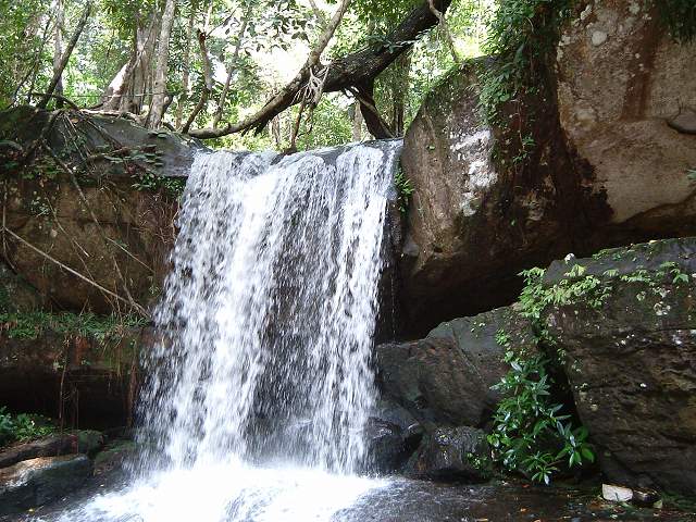 世界遺産・クバール・スピアン付近の滝の写真の写真