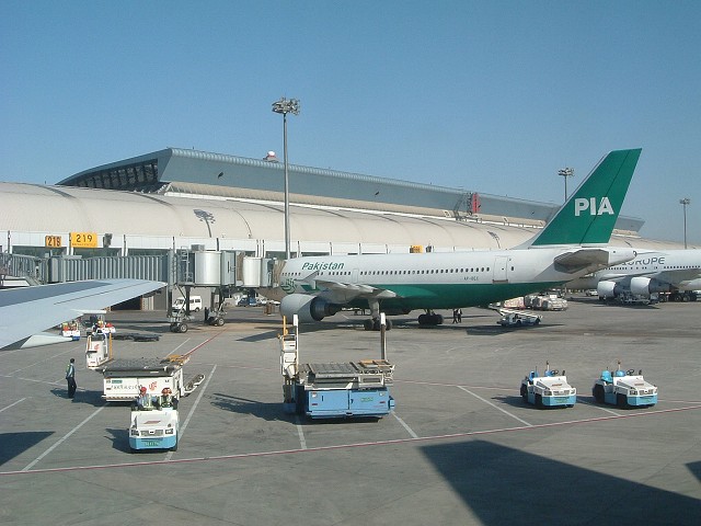 パキスタン航空・A310-308の写真の写真