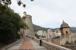 モナコ・坂を登ると王宮の砦が見えてくる