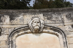 ニーム・フォンテーヌ庭園・人の顔のオブジェ