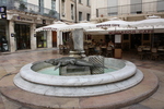 ニーム・マルシェ広場の泉