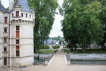 アゼー・ル・リドー・建物から城門まで一直線で結ばれている